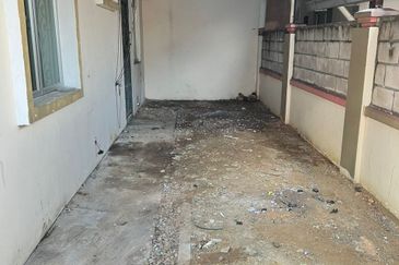 Kulai Bandar Putra Jalan Kempas Double Storey Semi-D