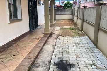 Kulai Bandar Putra Jalan Kempas Double Storey Semi-D