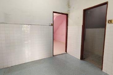 Kulai Saleng Taman Mesra Double Storey Terrace House Kitchen Extended