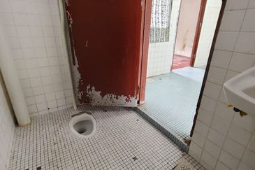 Kulai Saleng Taman Mesra Double Storey Terrace House Kitchen Extended