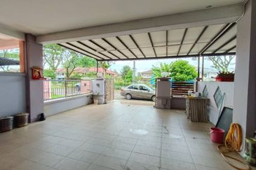 Kulai Bandar Putra 3 Storey Terrace House Unblock View 