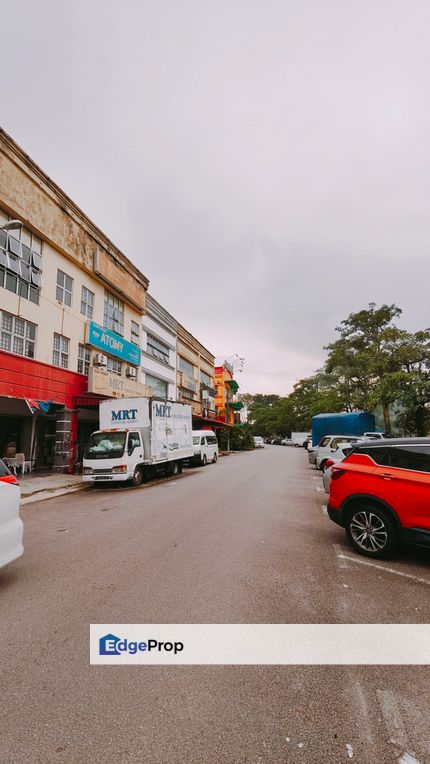 Kulai Bandar Putra Jln kenari 3 Storey shoplot , Johor, Kulai