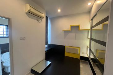 Johor Bahru Iskanda Puteri Taman Nusantara Prima Double Storey House Corner Lot Fully Renovated 