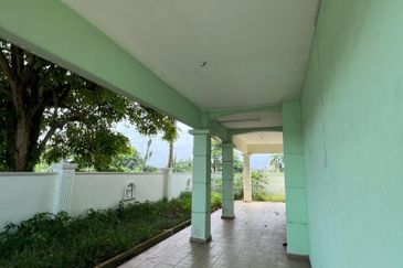 Kulai Taman Permai, Jalan Permai , Johor Double Storey Terrace House Corner lot