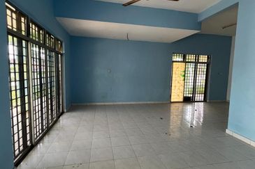 Kulai Taman Permai, Jalan Permai , Johor Double Storey Terrace House Corner lot