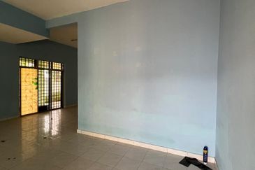 Kulai Taman Permai, Jalan Permai , Johor Double Storey Terrace House Corner lot