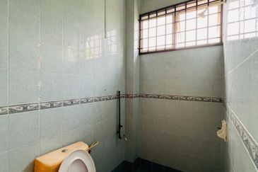 Kulai Taman Permai, Jalan Permai , Johor Double Storey Terrace House Corner lot