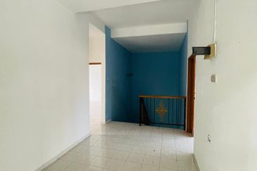 Kulai Taman Permai, Jalan Permai , Johor Double Storey Terrace House Corner lot