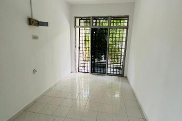 Kulai Taman Permai, Jalan Permai , Johor Double Storey Terrace House Corner lot