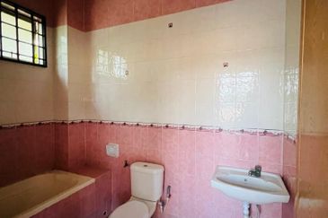 Kulai Taman Permai, Jalan Permai , Johor Double Storey Terrace House Corner lot