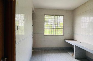 Kulai Taman Permai, Jalan Permai , Johor Double Storey Terrace House Corner lot