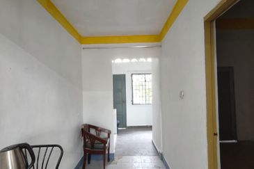 JB Kulai Bandar Putra Jalan Cengal Double Storey Low Medium cost