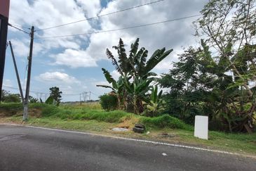 JB Kulai Bandar Putra Jalan Cengal Double Storey Low Medium cost