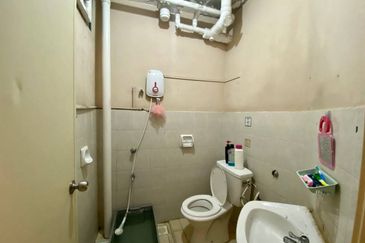 JB Taman Austin Perdana -Mount Austin -Lake View Suite -Apartment