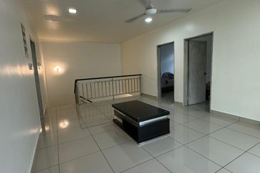 Kulai Bandar Putra IOI Gate B- Clover Jln Ceria - Double Storey Cluster house -Land 40 X 85 ( include 10 ft land )