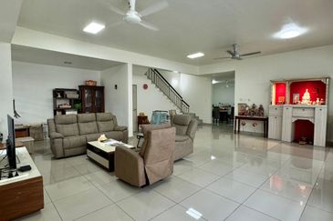 Kulai Bandar Putra IOI Gate B- Clover Jln Ceria - Double Storey Cluster house -Land 40 X 85 ( include 10 ft land )