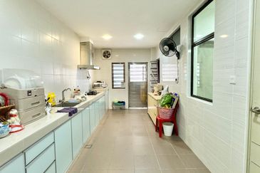 Kulai Bandar Putra IOI Gate B- Clover Jln Ceria - Double Storey Cluster house -Land 40 X 85 ( include 10 ft land )