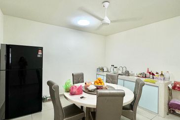 Kulai Bandar Putra IOI Gate B- Clover Jln Ceria - Double Storey Cluster house -Land 40 X 85 ( include 10 ft land )