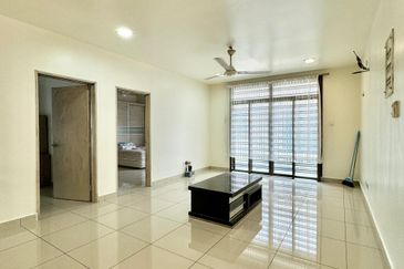 Kulai Bandar Putra IOI Gate B- Clover Jln Ceria - Double Storey Cluster house -Land 40 X 85 ( include 10 ft land )