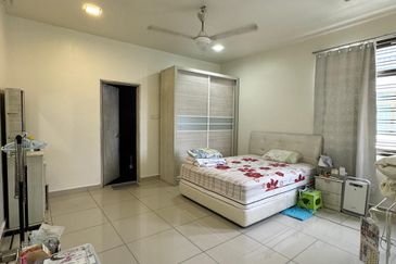 Kulai Bandar Putra IOI Gate B- Clover Jln Ceria - Double Storey Cluster house -Land 40 X 85 ( include 10 ft land )