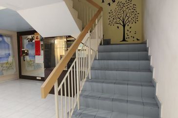 Kulai -Bandar Indahpura - Jalan Kemboja- Double Storey Terrace House Unblock View