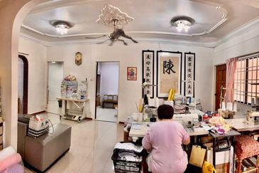 Kulai -Taman Kota Kulai- Jalan Saga- Double Storey House - ⁠Unblock view