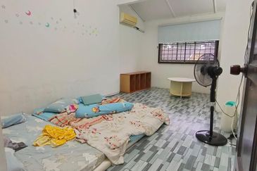 Kulai -Taman Kota Kulai- Jalan Saga- Double Storey House - ⁠Unblock view