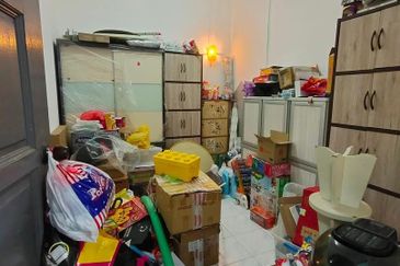 Kulai -Taman Kota Kulai- Jalan Saga- Double Storey House - ⁠Unblock view