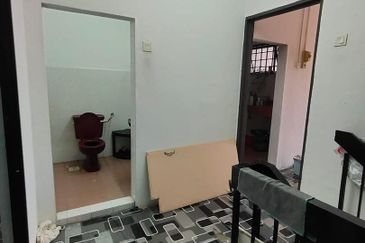 Kulai -Taman Kota Kulai- Jalan Saga- Double Storey House - ⁠Unblock view