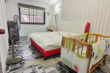 Kulai -Taman Kota Kulai- Jalan Saga- Double Storey House - ⁠Unblock view