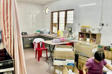 Kulai -Taman Kota Kulai- Jalan Saga- Double Storey House - ⁠Unblock view