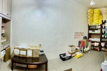 Kulai -Taman Kota Kulai- Jalan Saga- Double Storey House - ⁠Unblock view