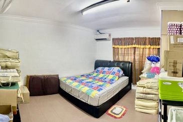 Kulai -Taman Kota Kulai- Jalan Saga- Double Storey House - ⁠Unblock view