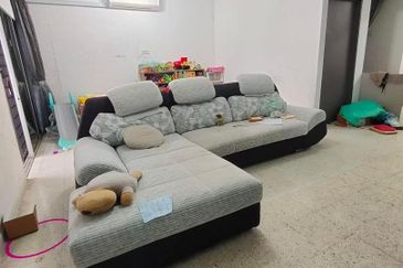 Kulai -Taman Kota Kulai- Jalan Saga- Double Storey House - ⁠Unblock view