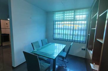 Kulai Taman Bersatu Jalan Perak 9 🌻Double Storey Semi D 🌻Land Area 22’x80sq ft+25sqft