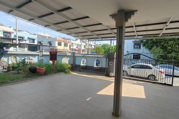 Kulai Taman Bersatu Jalan Perak 9 🌻Double Storey Semi D 🌻Land Area 22’x80sq ft+25sqft