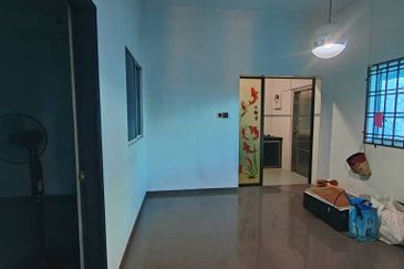 Kulai Taman Bersatu Jalan Perak 9 🌻Double Storey Semi D 🌻Land Area 22’x80sq ft+25sqft