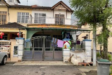 Skudai Taman University -Jalan Kebudayaan 28  - Double Storey End Lot