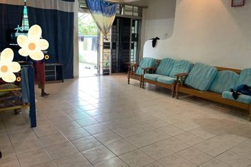 Skudai Taman University -Jalan Kebudayaan 28  - Double Storey End Lot