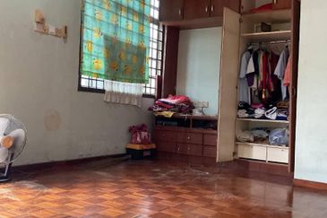 Skudai Taman University -Jalan Kebudayaan 28  - Double Storey End Lot