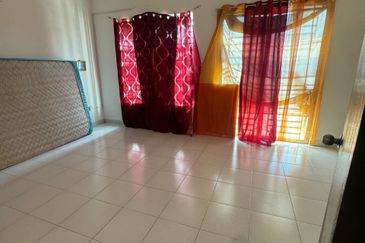 Kulai Senai -Taman Scientax 2 - Double Storey Terrace House
