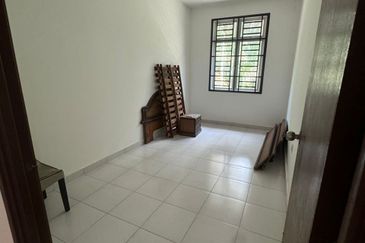 Kulai Senai -Taman Scientax 2 - Double Storey Terrace House