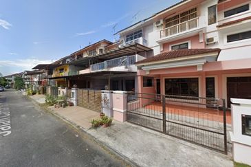 Kulai Bandar Putra -Jalan Camar- 3 Storey Terrace House Unblock Unit
