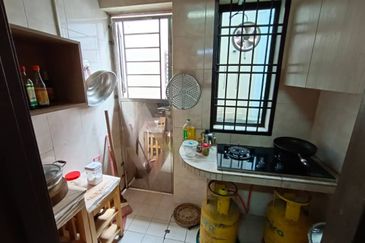 Kulai Bandar Putra -Jalan Camar- 3 Storey Terrace House Unblock Unit