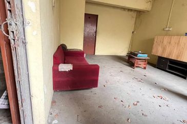 Kulai Taman Pertama -Jalan Pelanduk - 3 Storey Shop house