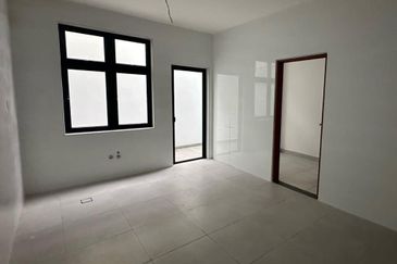 JB Taman Perling -2 Storey Semi D House -Corner Unit