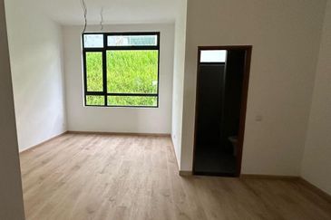 JB Taman Perling -2 Storey Semi D House -Corner Unit