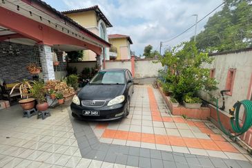 JB -Taman Perling Jalan Layang - Double Storey Semi D