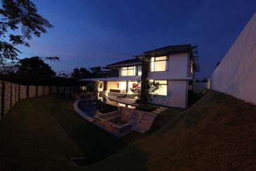 JB Iskandar Puteri.-Ledang Heights - Bungalow House with private pool