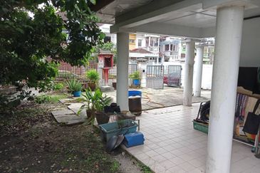Kulai Bandar Putra -Jln.Nuri -Double Storey Corner lot